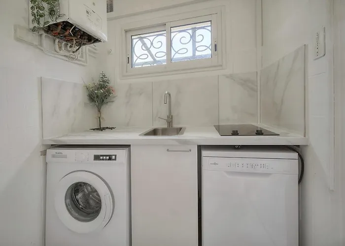 Lumineux Terrasse, Clemenceau-cannes Centre A0b192 * Cannes